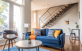 Frontdesk Nulu Apts Louisville